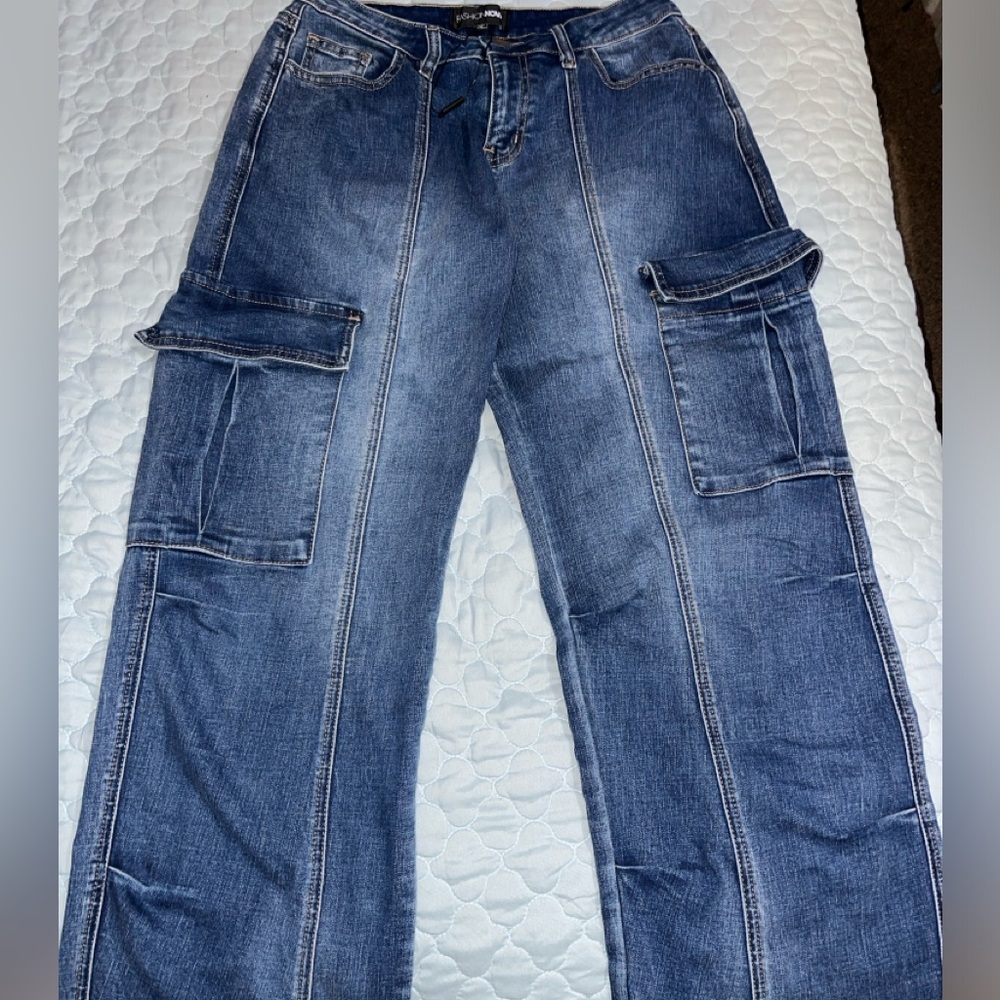 Fashion Nova  Stretch Straight Leg Cargo Jeans - Dark